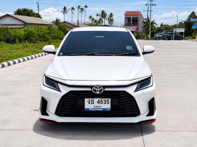 Toyota Yaris ATIV 2023 1.2 Sport Premium Sedan เบนซิน ไม่ติดแก๊ส เกียร์อัตโนมัติ ขาว รูปที่ 4