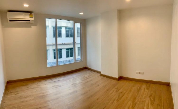 ขายK-HALL Condo  ชั้น  2  พร้อมเข้าอยู่  ทำเลดี  ใกล้มหาวิทยาลัยนเรศวร