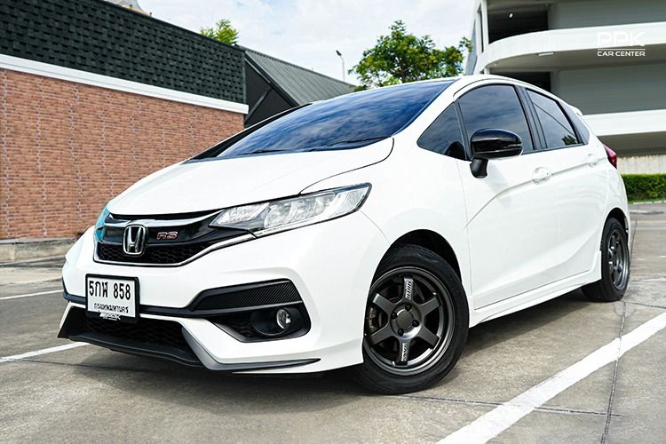 Honda Jazz 2018 1.5 RS Plus i-VTEC Sedan เบนซิน ไม่ติดแก๊ส เกียร์อัตโนมัติ ขาว