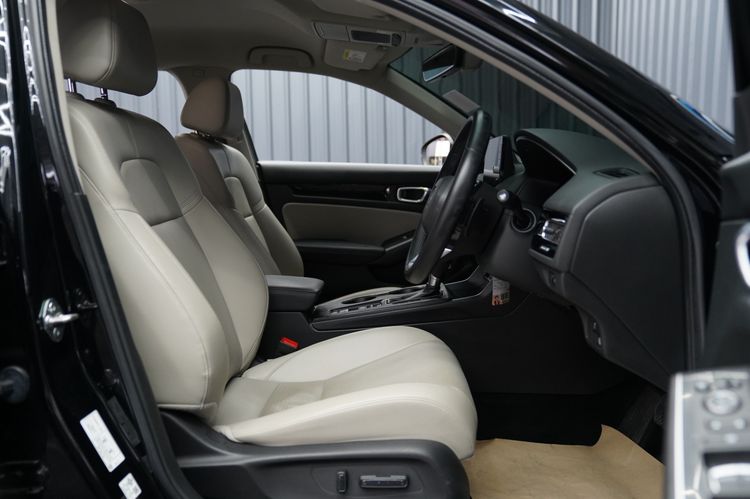 Honda Civic 2023 2.0 eHEV EL+ Sedan ไฮบริด เกียร์อัตโนมัติ ดำ รูปที่ 4