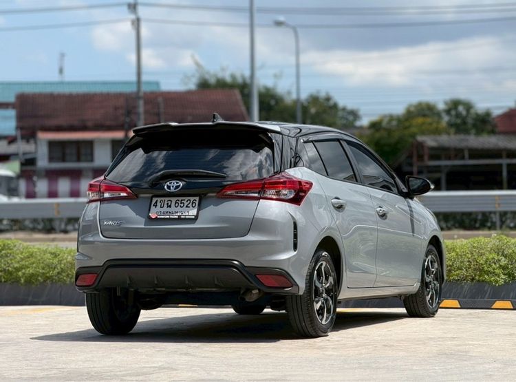 Toyota Yaris 2023 1.2 Premium S Sedan เบนซิน ไม่ติดแก๊ส เกียร์อัตโนมัติ เทา รูปที่ 4