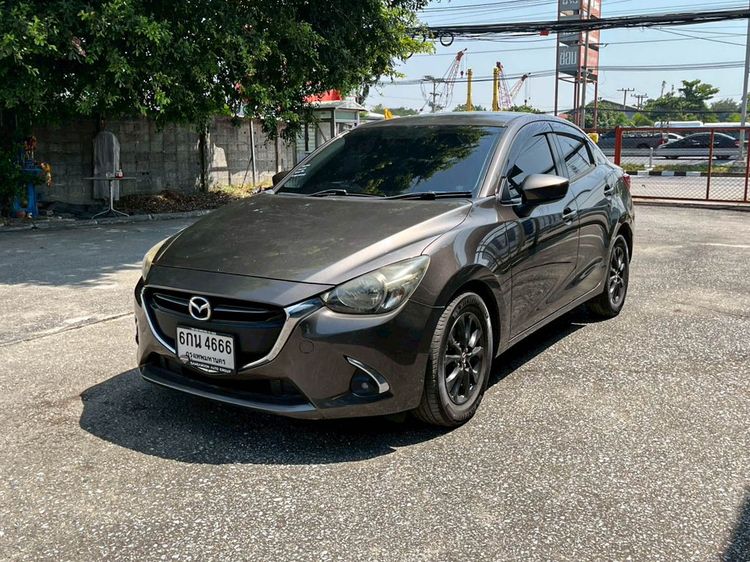รถ Mazda Mazda 2 1.3 High Connect สี น้ำตาล