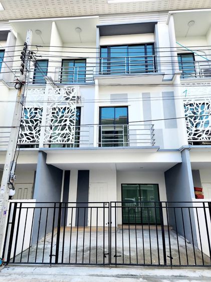 ขาย-ให้เช่าทาวน์โฮมสไตล์โมเดิร์น บ้านใหม่ 3ชั้น ย่านวัชรพล ทาวน์โฮมใหม่แอทไนซ์ วัชรพล ซอย9