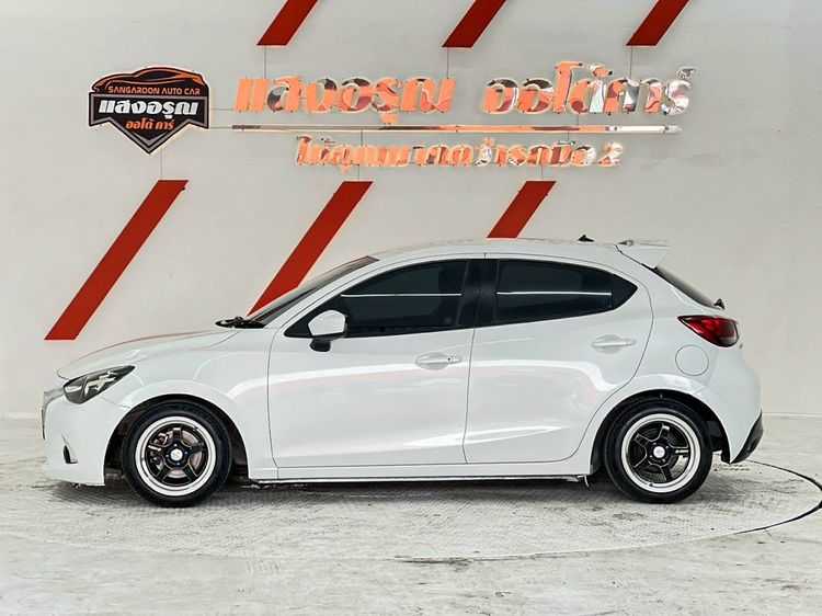 Mazda Mazda 2 2016 1.3 Sports High Connect Sedan เบนซิน ไม่ติดแก๊ส เกียร์อัตโนมัติ ขาว รูปที่ 4