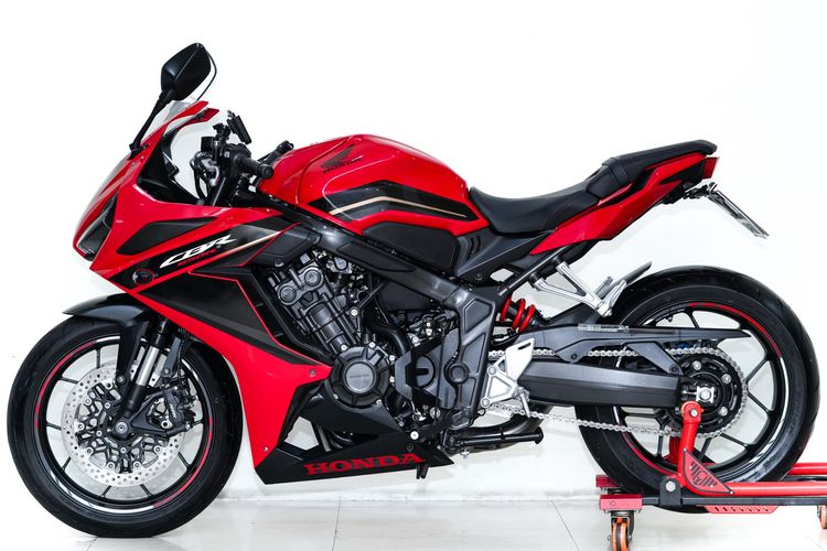 HONDA CBR 650R สีแดง ปี2023 วิ่งน้อย 3,200km ไมล์แท้ มือเดียว ท่อ BURNOUT รถสวยมากไม่มีชนไม่มีล้ม รูปที่ 8