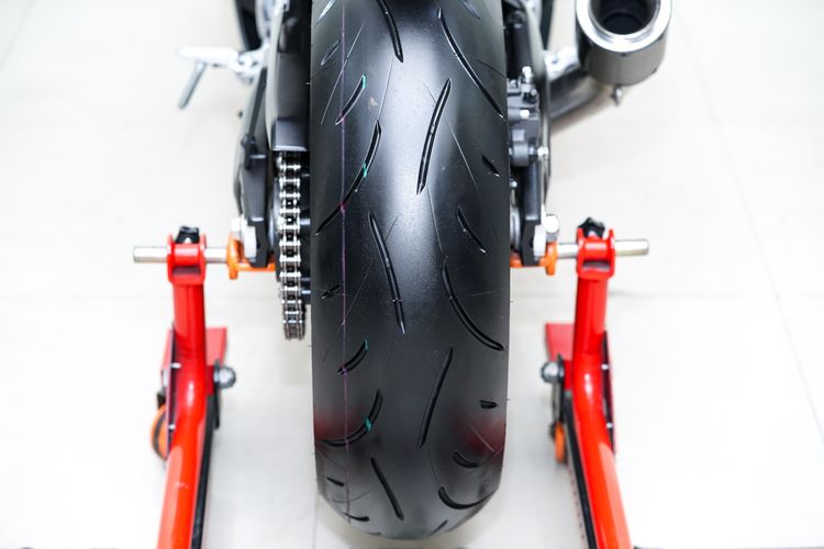 HONDA CBR 650R สีแดง ปี2023 วิ่งน้อย 3,200km ไมล์แท้ มือเดียว ท่อ BURNOUT รถสวยมากไม่มีชนไม่มีล้ม รูปที่ 7