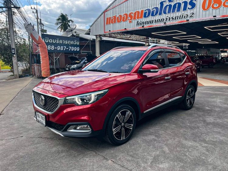 รถ MG ZS 1.5 X สี แดง