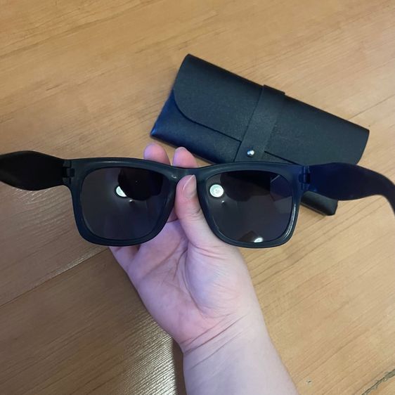 แว่นกันแดด มือ1 ซื้อมา900 ขายต่อ 50พร้อมกระเป๋า รูปที่ 4