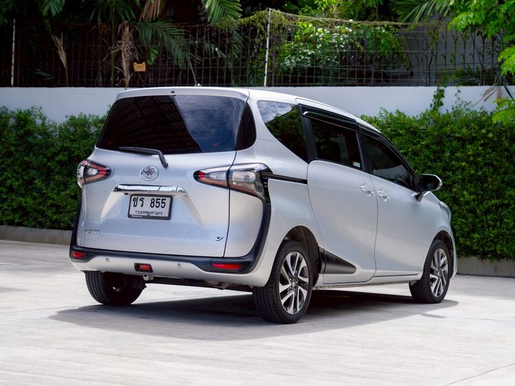 Toyota Sienta 2018 1.5 V Utility-car เบนซิน ไม่ติดแก๊ส เกียร์อัตโนมัติ ขาว รูปที่ 4