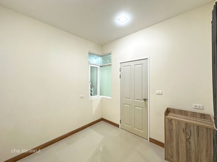 อื่นๆ มีบางส่วน 2019 🏡 หลังมุม ใกล้สวนส่วนกลาง บรรยากาศเงียบสงบ ทาวน์โฮม 2 ชั้น หมู่บ้านโกลเด้น ทาวน์ 3 ลาดพร้าว - เกษตรนวมินทร์ รูปที่ 4