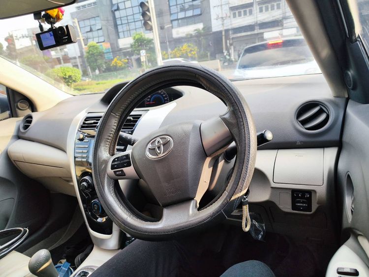 รถ Toyota Vios 1.5 G สี บรอนซ์เงิน