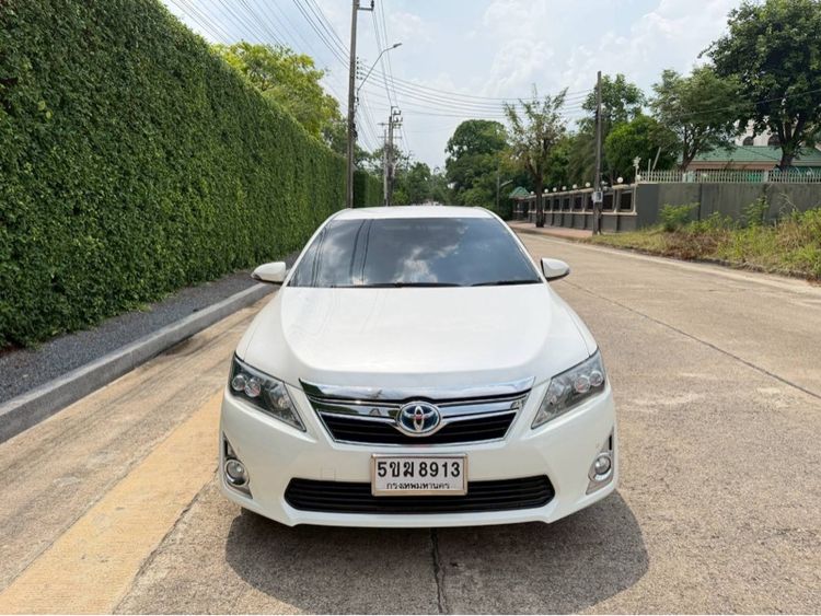 Toyota Camry 2013 2.5 Hybrid Sedan ไฮบริด ไม่ติดแก๊ส เกียร์อัตโนมัติ ขาว รูปที่ 2