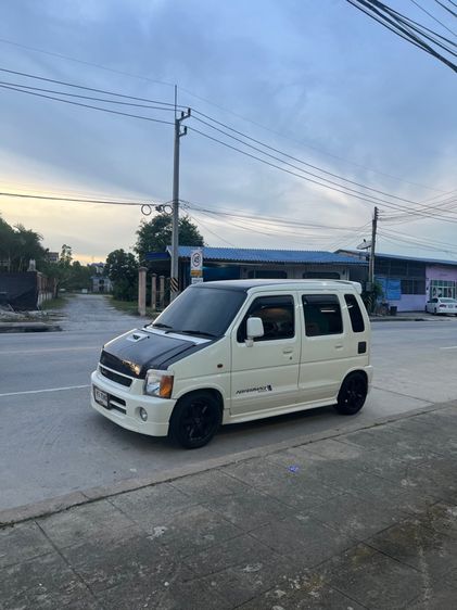 รถ Suzuki Wagon R 1.3 Solio สี ขาว
