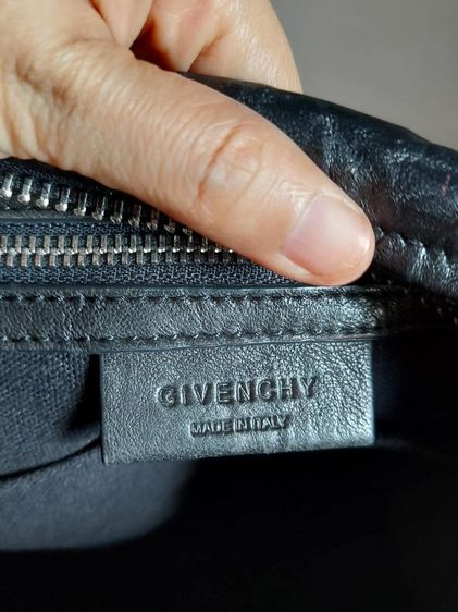 กระเป๋า สะพาย Givenchy สีดำ ของแท้ รูปที่ 10