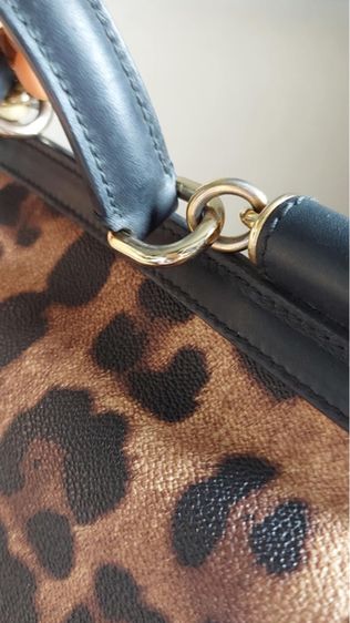 กระเป๋าถือ Dolce and Gabbana ของแท้ลายเสือ  รูปที่ 13