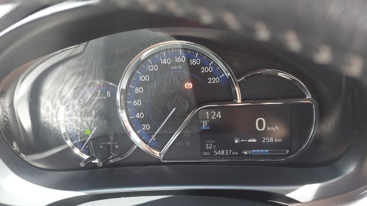 รถ Toyota Yaris ATIV 1.2 Sport Premium สี เทา