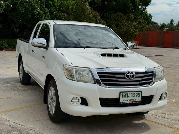 Toyota Hilux Vigo Champ 2015 Smart Cab 2.5 J Pickup ดีเซล ไม่ติดแก๊ส เกียร์ธรรมดา ขาว รูปที่ 3