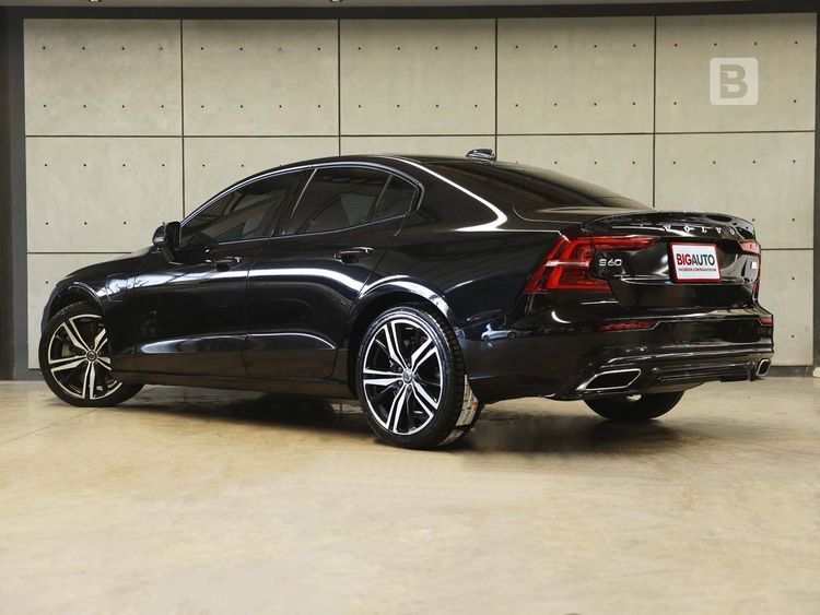 Volvo S60 2022 2.0 Recharge T8 R-Design 4WD Sedan ปลั๊กอินไฮบริด (PHEV) ไม่ติดแก๊ส เกียร์อัตโนมัติ ดำ รูปที่ 4