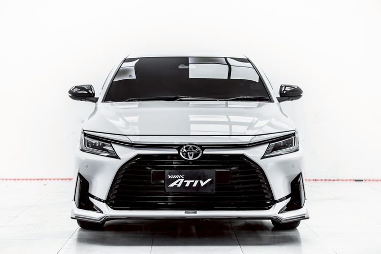 Toyota Yaris ATIV 2023 1.2 Premium Luxury Sedan เบนซิน ไม่ติดแก๊ส เกียร์อัตโนมัติ ขาว รูปที่ 4