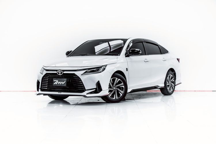 Toyota Yaris ATIV 2023 1.2 Premium Luxury Sedan เบนซิน ไม่ติดแก๊ส เกียร์อัตโนมัติ ขาว