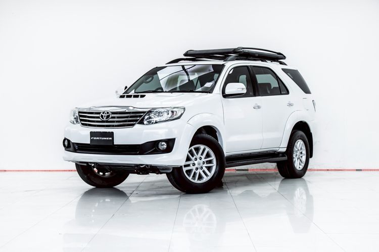 Toyota Fortuner 2011 3.0 V Utility-car ดีเซล ไม่ติดแก๊ส เกียร์อัตโนมัติ ขาว