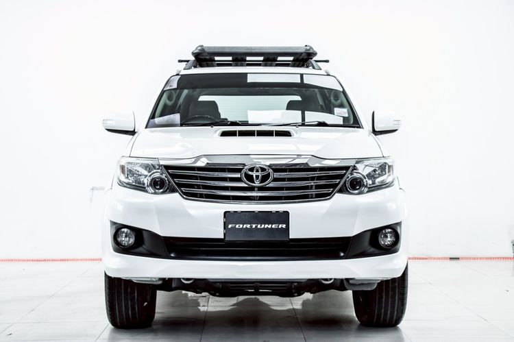 Toyota Fortuner 2011 3.0 V Utility-car ดีเซล ไม่ติดแก๊ส เกียร์อัตโนมัติ ขาว รูปที่ 4