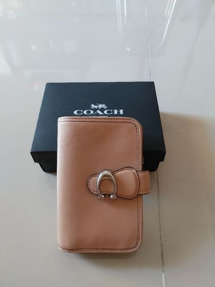 กระเป๋าสตางค์ COACH ของแท้ มีช่องใส่การ์ด 10 ช่อง ช่องธนบัตร และใส่เหรียญ ด้านนอก