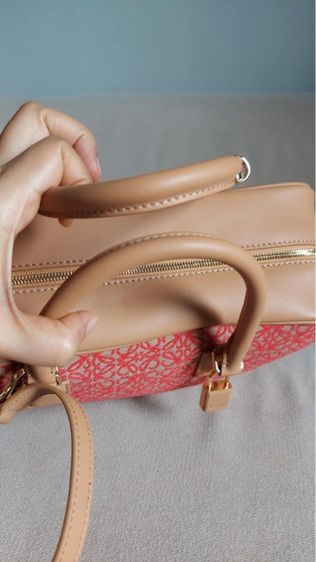 กระเป๋าทรงถือ Loewe เป็นผ้าผสมหนัง รูปที่ 7