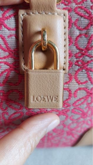 กระเป๋าทรงถือ Loewe เป็นผ้าผสมหนัง รูปที่ 9