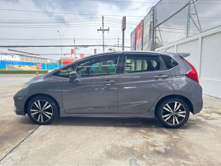 รถ Honda Jazz 1.5 RS i-VTEC สี เทา