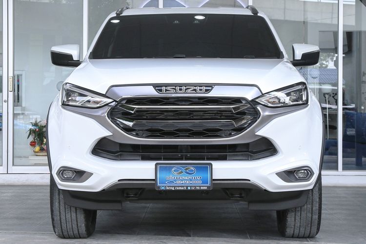 Isuzu MU-X 2024 3.0 Phantom Collection Ultimate Utility-car ดีเซล เกียร์อัตโนมัติ ขาว รูปที่ 2