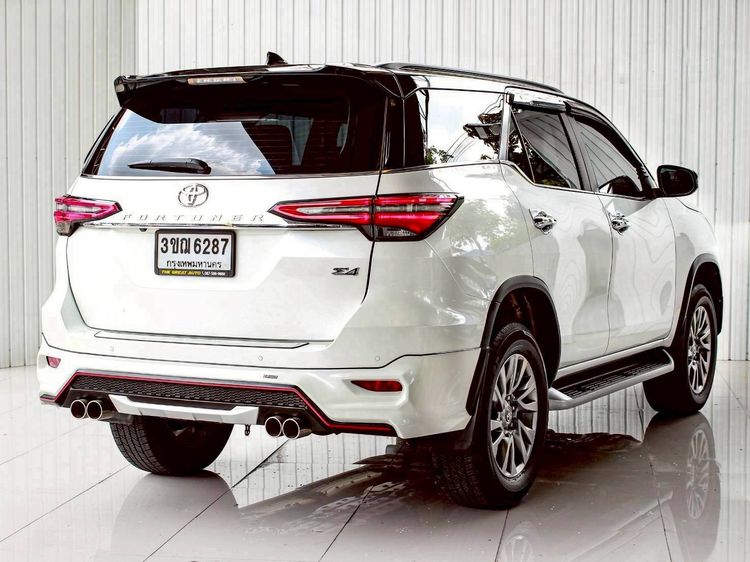 Toyota Fortuner 2022 2.4 Leader V 4WD Utility-car ดีเซล ไม่ติดแก๊ส เกียร์อัตโนมัติ ขาว รูปที่ 4