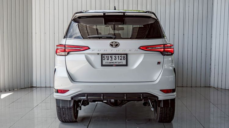 Toyota Fortuner 2020 2.4 Legender Black Top Utility-car ดีเซล ไม่ติดแก๊ส เกียร์อัตโนมัติ ขาว รูปที่ 4