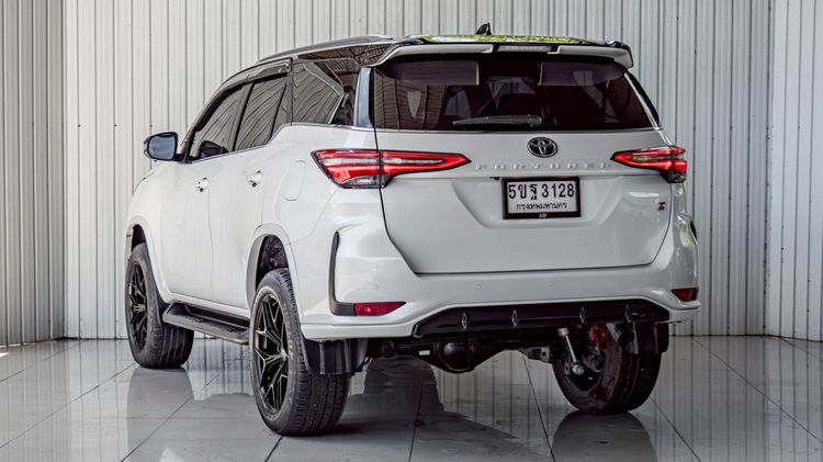 Toyota Fortuner 2020 2.4 Legender Black Top Utility-car ดีเซล ไม่ติดแก๊ส เกียร์อัตโนมัติ ขาว รูปที่ 2