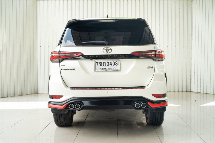 Toyota Fortuner 2022 2.8 Legender Black Top 4WD Utility-car ดีเซล ไม่ติดแก๊ส เกียร์อัตโนมัติ ขาว รูปที่ 4
