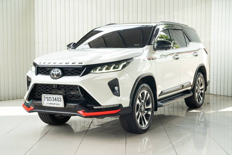 Toyota Fortuner 2022 2.8 Legender Black Top 4WD Utility-car ดีเซล ไม่ติดแก๊ส เกียร์อัตโนมัติ ขาว รูปที่ 2