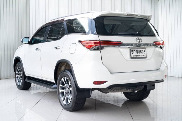 Toyota Fortuner 2016 2.4 V Utility-car ดีเซล ไม่ติดแก๊ส เกียร์อัตโนมัติ ขาว รูปที่ 4