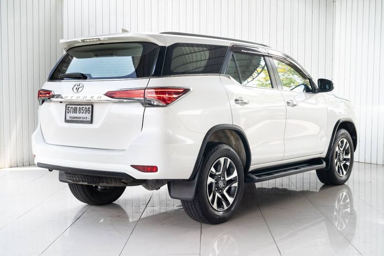 Toyota Fortuner 2016 2.4 V Utility-car ดีเซล ไม่ติดแก๊ส เกียร์อัตโนมัติ ขาว รูปที่ 3