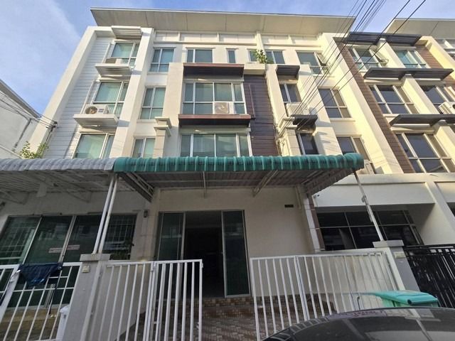 อาคารพาณิชย์4ชั้น ให้เช่า โครงการ RK Office Park ร่มเกล้า ลาดกระบัง