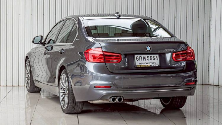 BMW Series 3 2017 330e Sedan ปลั๊กอินไฮบริด (PHEV) ไม่ติดแก๊ส เกียร์อัตโนมัติ เทา รูปที่ 2
