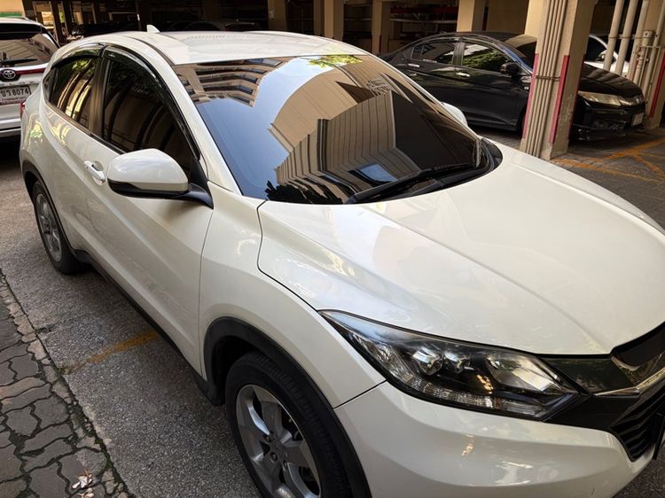 รถ Honda HR-V 1.8 E สี ขาว