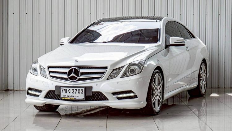 Mercedes-Benz E-Class 2013 E200 CGI Sedan เบนซิน ไม่ติดแก๊ส เกียร์อัตโนมัติ ขาว รูปที่ 2