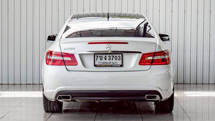 Mercedes-Benz E-Class 2013 E200 CGI Sedan เบนซิน ไม่ติดแก๊ส เกียร์อัตโนมัติ ขาว รูปที่ 4