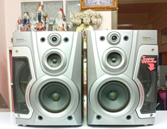 ลงขายหลายรายการ ตู้ลำโพง JBL รุ่นJ50 เป็นลำโพง 2 ทางดอก 5 นิ้ว แหวน 2.5 นิ้ว สภาพดอกลำโพงสวยยังใหม่อยู่ มีตำหนิด้านหลังตู้ไม่สวย คู่ละ 1900 และยังมีลำโพงอีกหลายชุดด้านในเลื่อนดูรูปได้ สินค้า อยู่ ที่ สุโขทัย โทร โทร 089-858-6828 รูปที่ 7