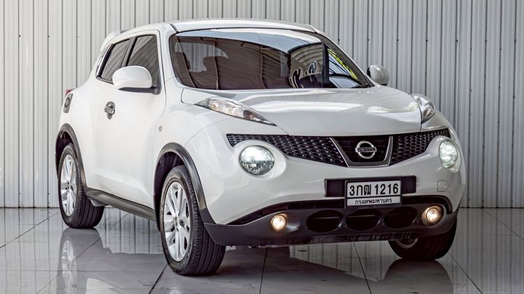 รถ Nissan Juke 1.6 V สี ขาว