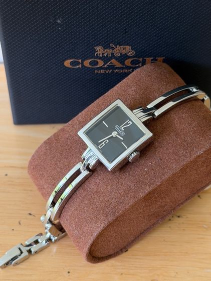 COACH Swiss Made รุ่นวินเทจ ทรงสี่เหลี่ยมจัตุรัส Square Watch รหัสโมเดล 0202 รูปที่ 2