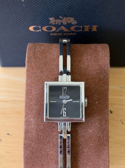 ดำ COACH Swiss Made รุ่นวินเทจ ทรงสี่เหลี่ยมจัตุรัส Square Watch รหัสโมเดล 0202