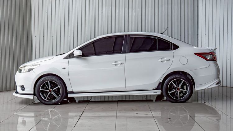 Toyota Vios 2014 1.5 Trd Sportivo Sedan เบนซิน ไม่ติดแก๊ส เกียร์อัตโนมัติ ขาว รูปที่ 2