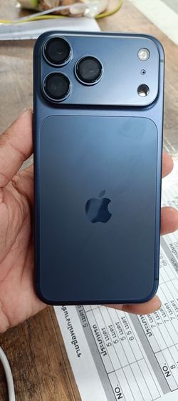 IPhone 17 pro max 256 ไม่มีรอย แบต97 อุปกรณ์ครบกล่อง