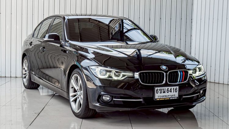 รถ BMW Series 3 330e สี ดำ